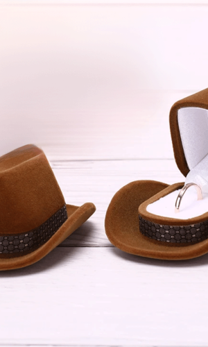 Cowboy Hat Single Ring Box — Novelty Jewellery Gift Box
